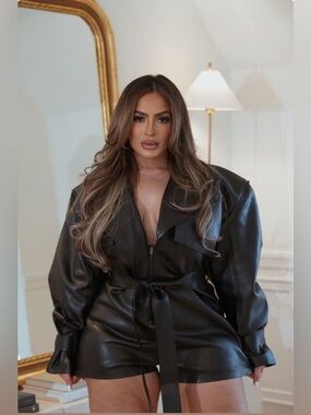 Join $7 Auction & Follow To Win Glam Accessory